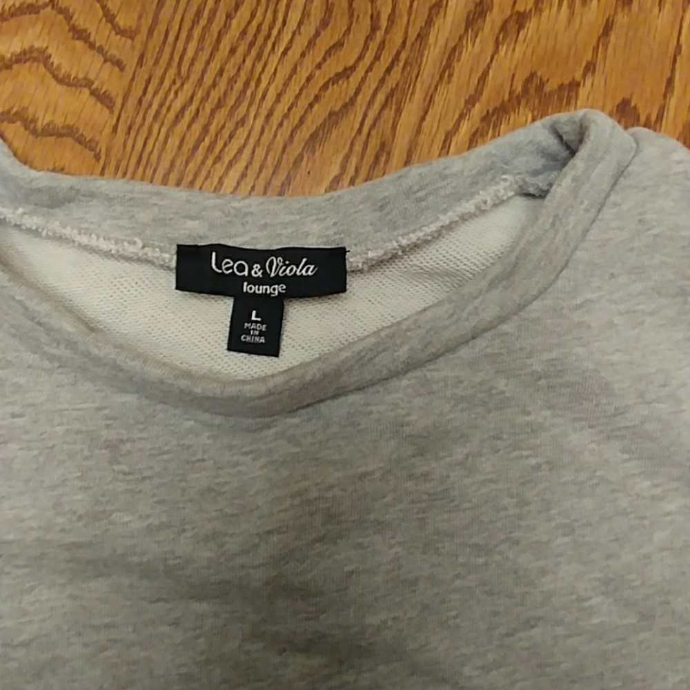 /Cotton crop top gray size large. - Picture 3 of 4
